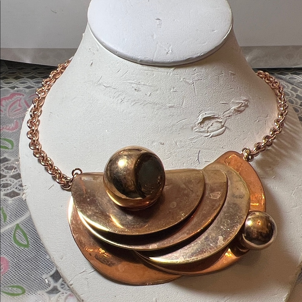 Elegant Gold Statement Necklace